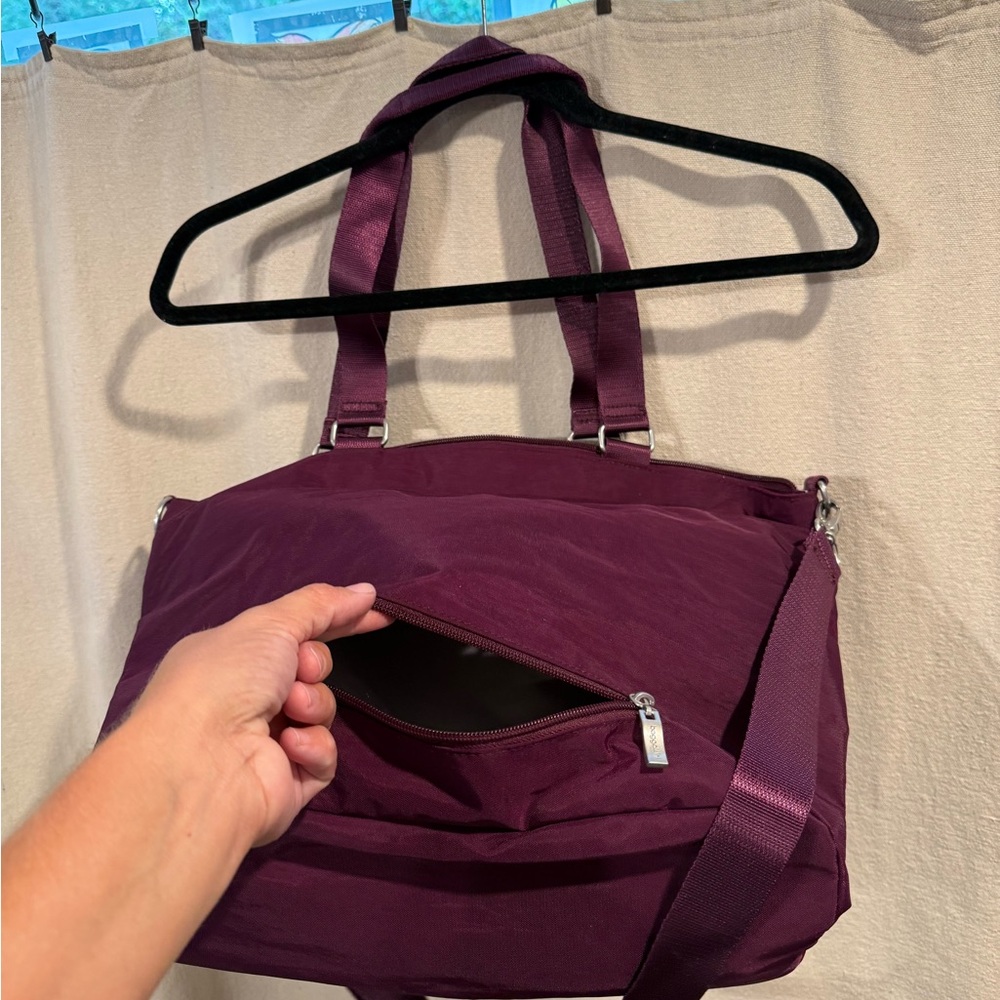 Baggallini Plum Nylon Shoulder Computer Bag with Multiple Exterior Pockets NWOT - Picture 4 of 8